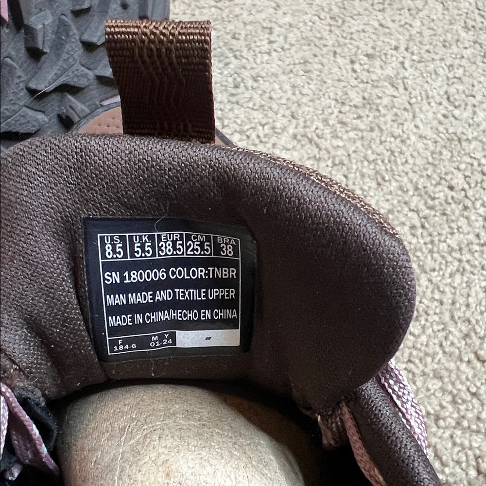 NWT - Skechers Outdoor Trail Shoes - Size 8.5 - Picture 9 of 9